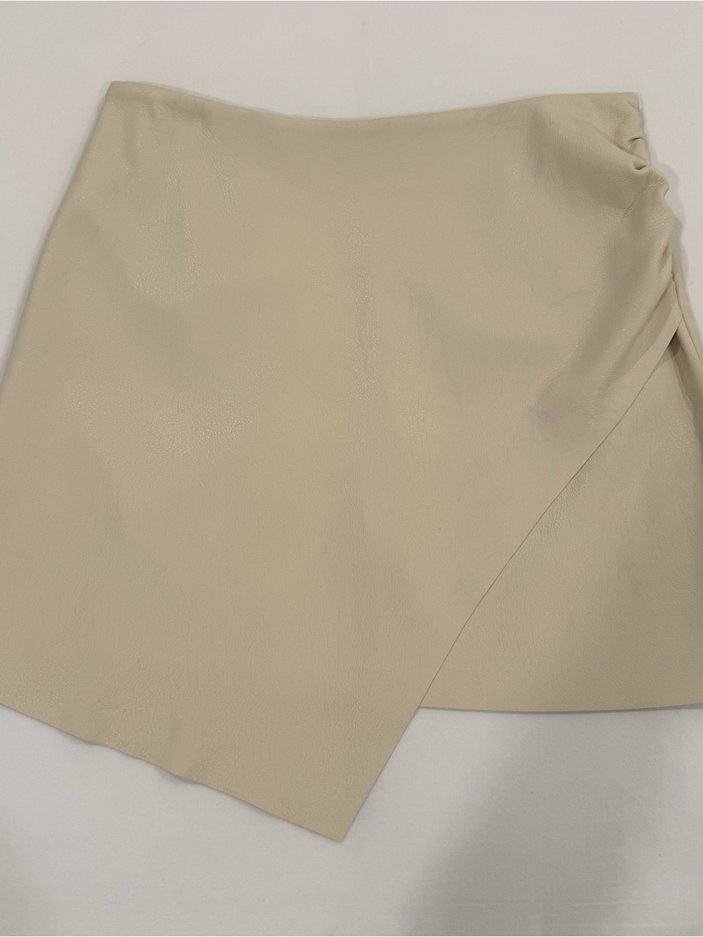 SAGE THE LABEL Beige Faux Leather Ruched Asymmetrical Mini Skirt Festival Size M